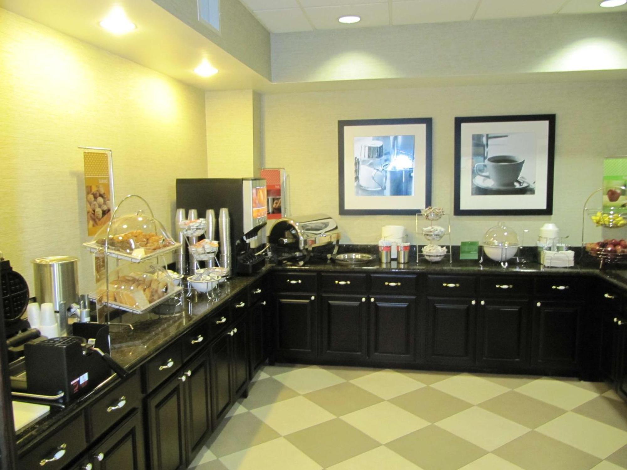 Hampton Inn Lindale/Tyler Экстерьер фото