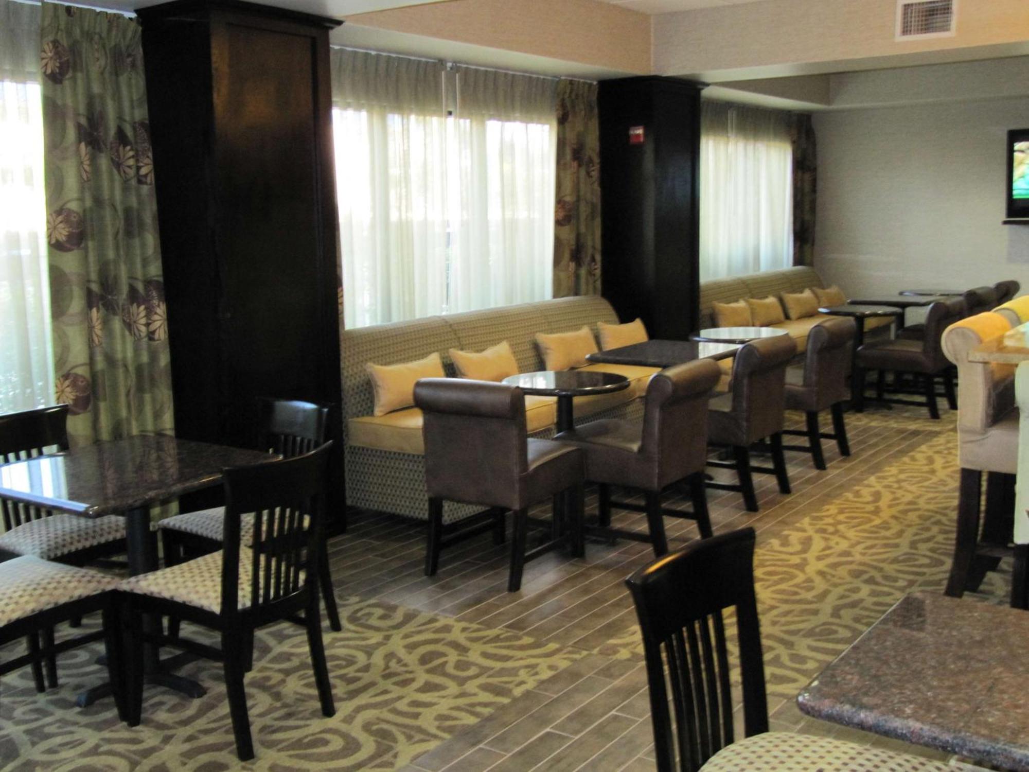 Hampton Inn Lindale/Tyler Экстерьер фото